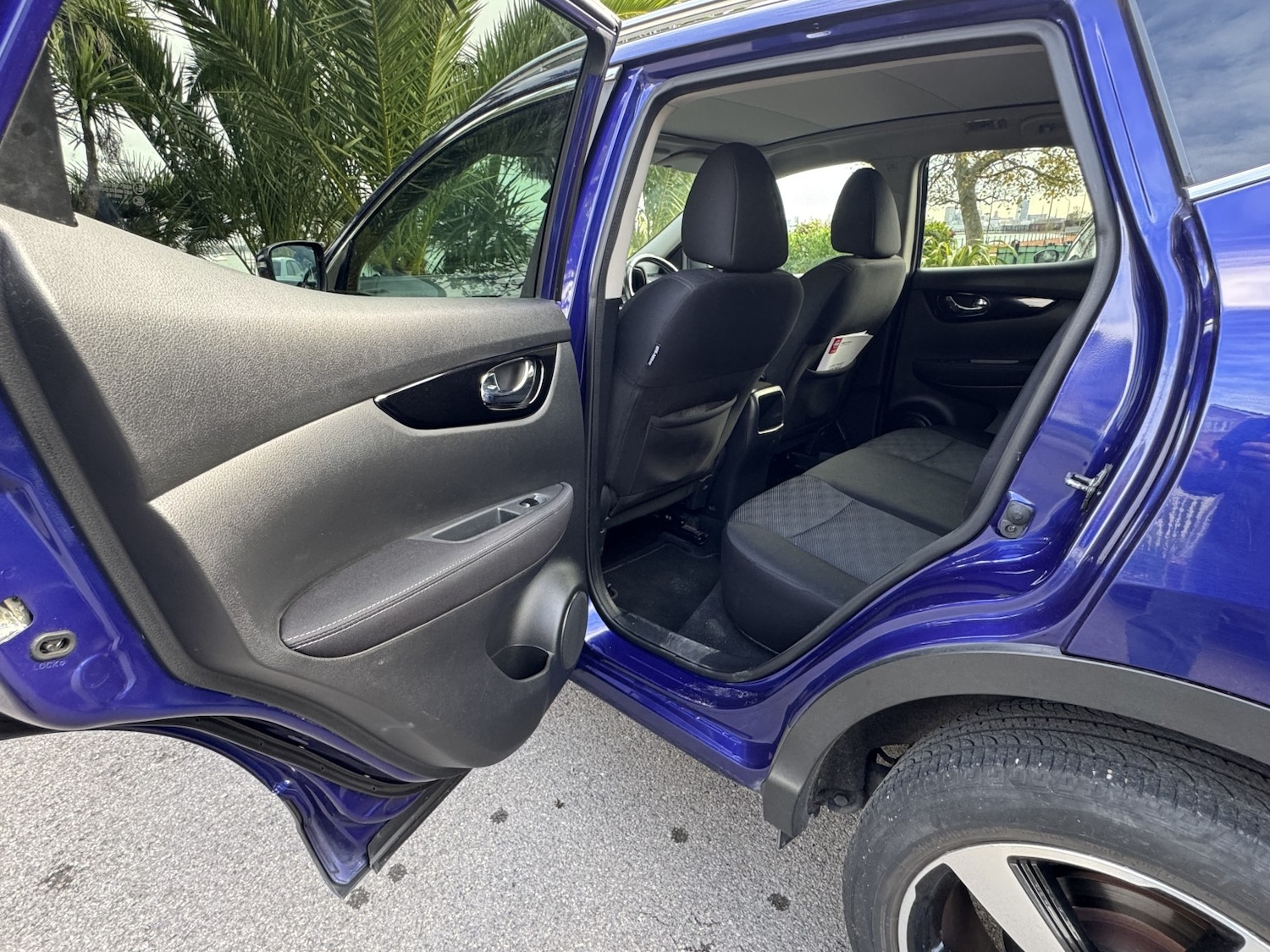 Used Nissan Qashqai 2015 for sale - 77027869: Photo 14