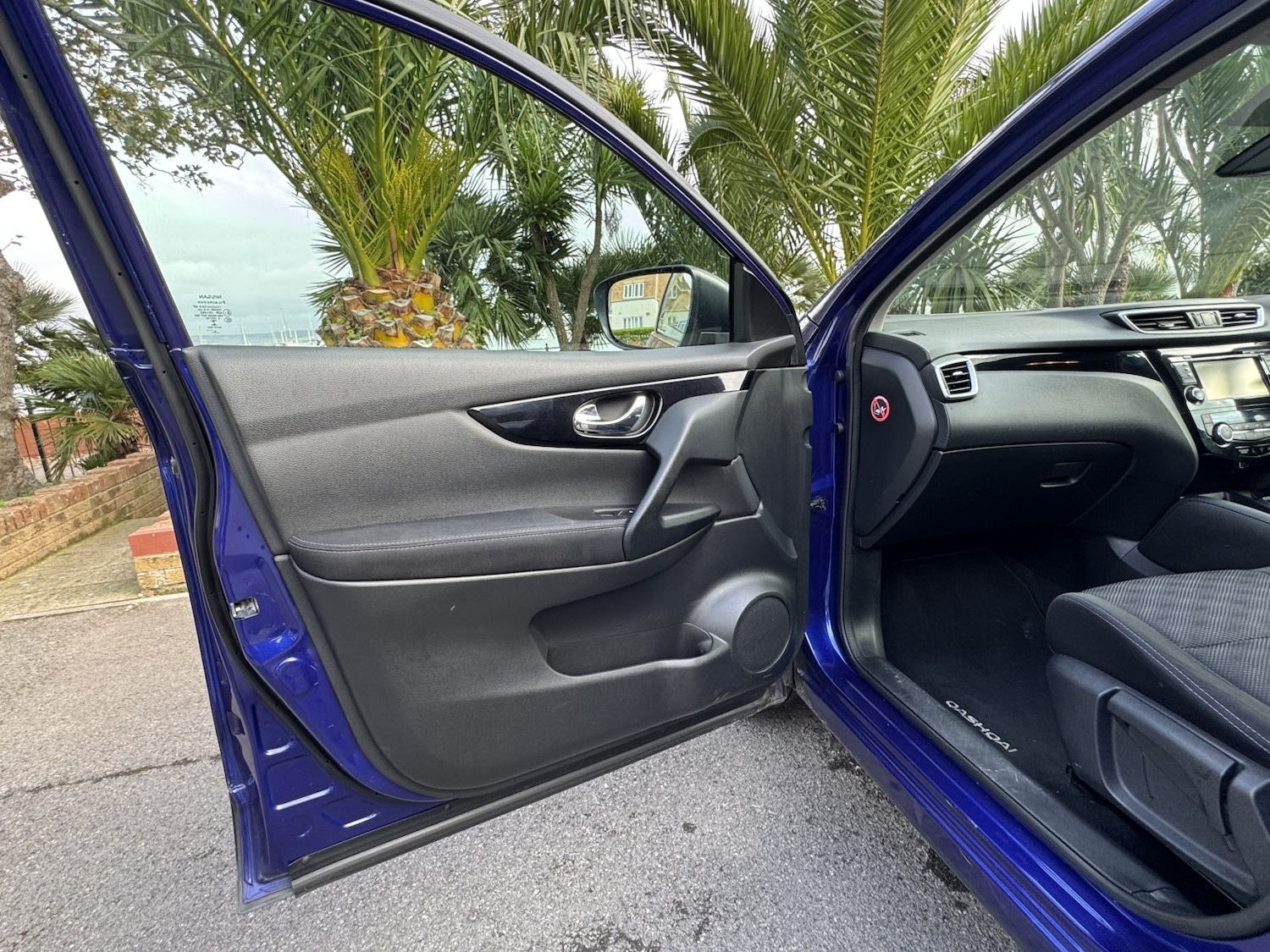 Used Nissan Qashqai 2015 for sale - 77027869: Photo 15