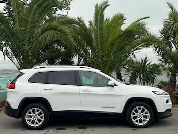 Used Jeep Cherokee 2015 for sale - 76075977: Photo 2