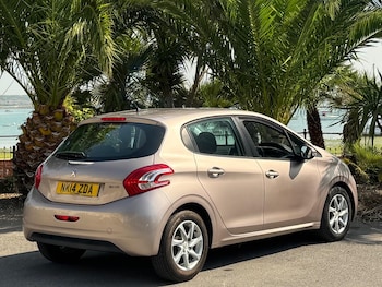 Used Peugeot 208 2014 for sale - 75664605: Photo