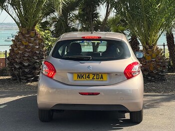 Used Peugeot 208 2014 for sale - 75664605: Photo