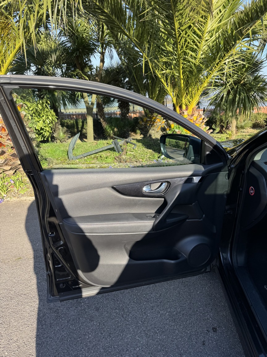 Used Nissan Qashqai 2015 for sale - 77735840: Photo 14