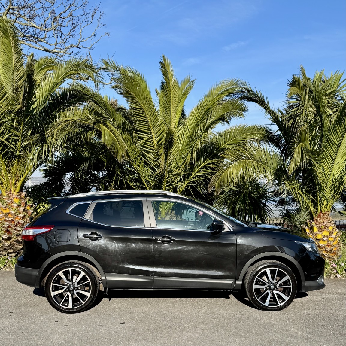 Used Nissan Qashqai 2015 for sale - 77735840: Photo 2