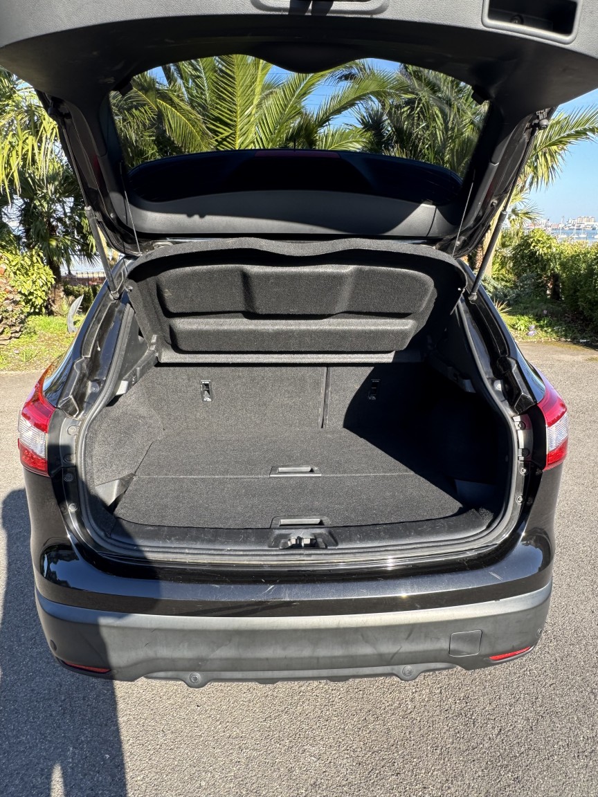 Used Nissan Qashqai 2015 for sale - 77735840: Photo 9