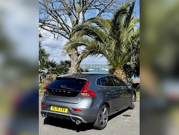 Used Volvo V40 2019 for sale - 78289857: Photo