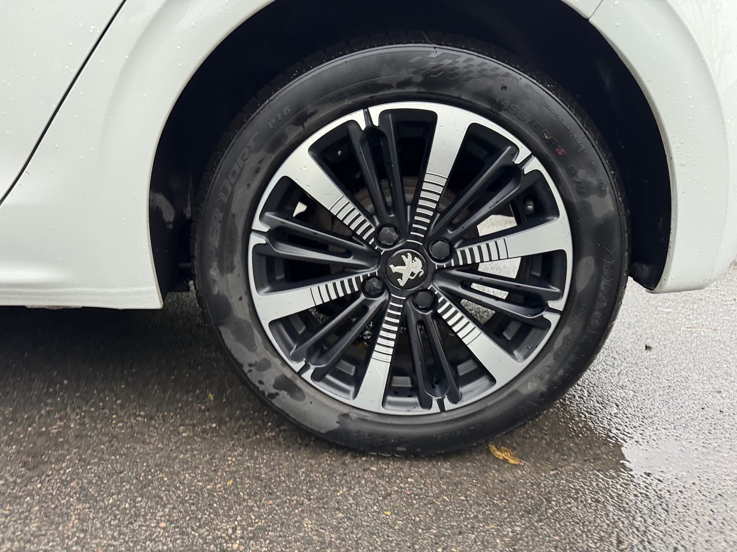 Used Peugeot 208 2018 for sale - 76897012: Photo 22