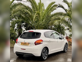Used Peugeot 208 2018 for sale - 76897012: Photo