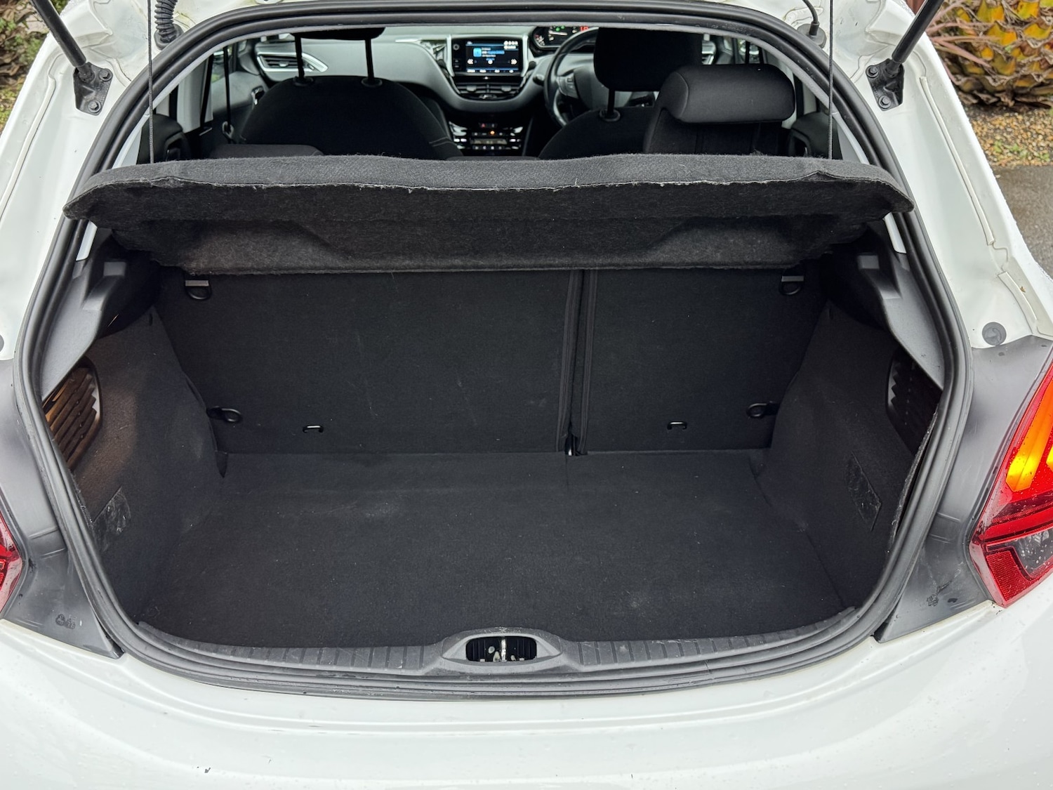 Used Peugeot 208 2018 for sale - 76897012: Photo 8