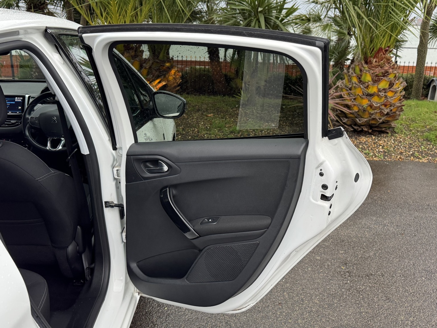 Used Peugeot 208 2018 for sale - 76897012: Photo 9