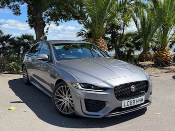 Used Jaguar XE 2019 for sale - 79285197: Photo