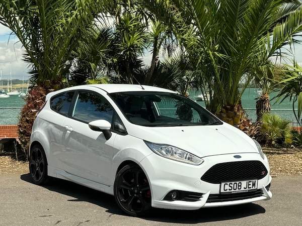 Used Ford Fiesta 2015 for sale - 75297118: Photo 1