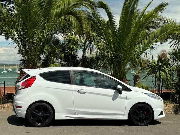 Used Ford Fiesta 2015 for sale - 75297118: Photo 2
