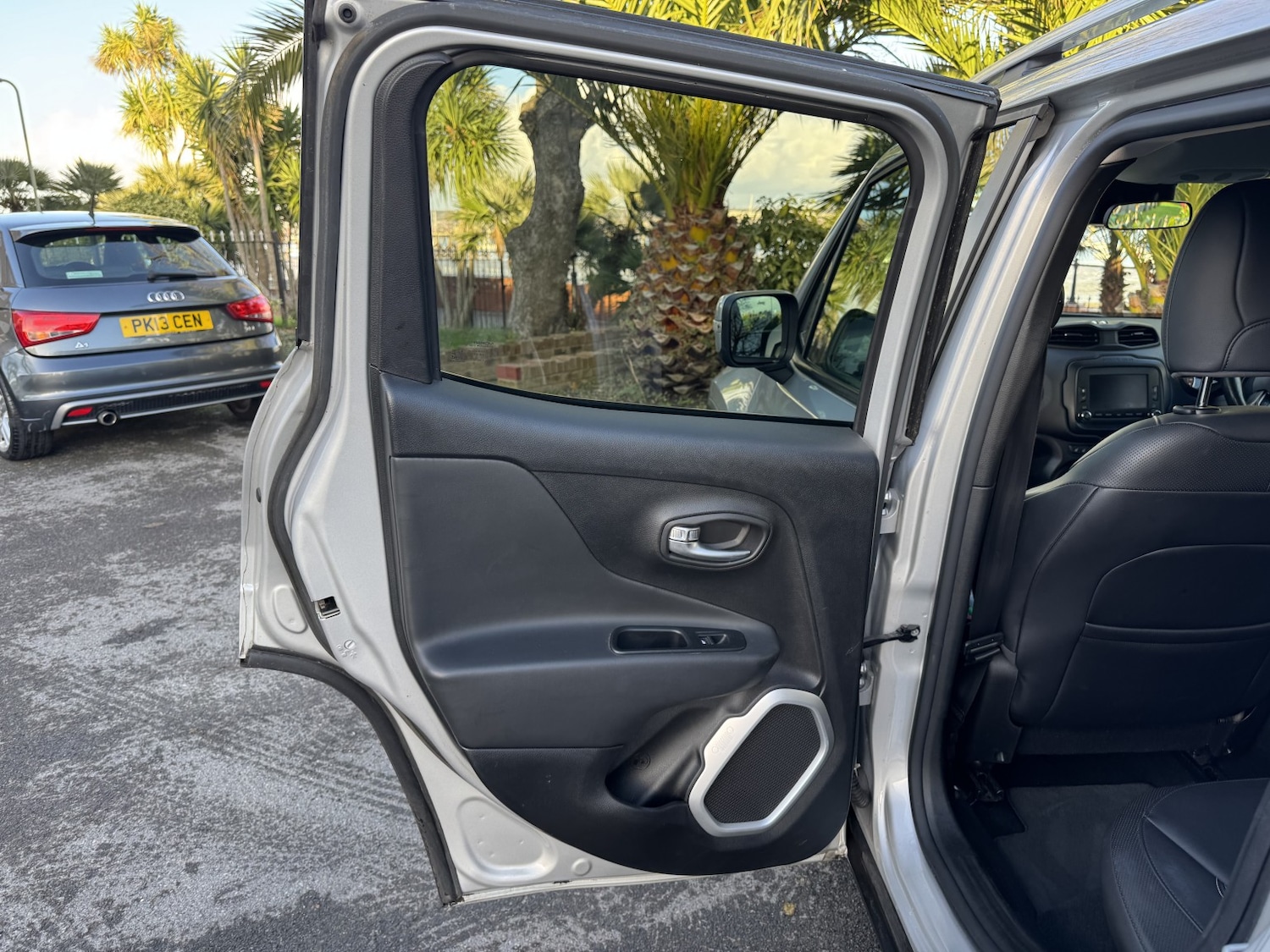 Used Jeep Renegade 2015 for sale - 77968629: Photo 12