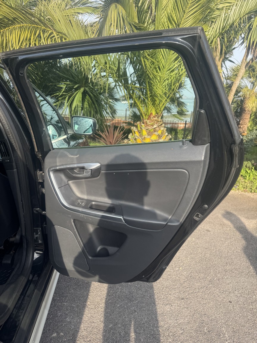 Used Volvo XC60 2012 for sale - 77997223: Photo 11