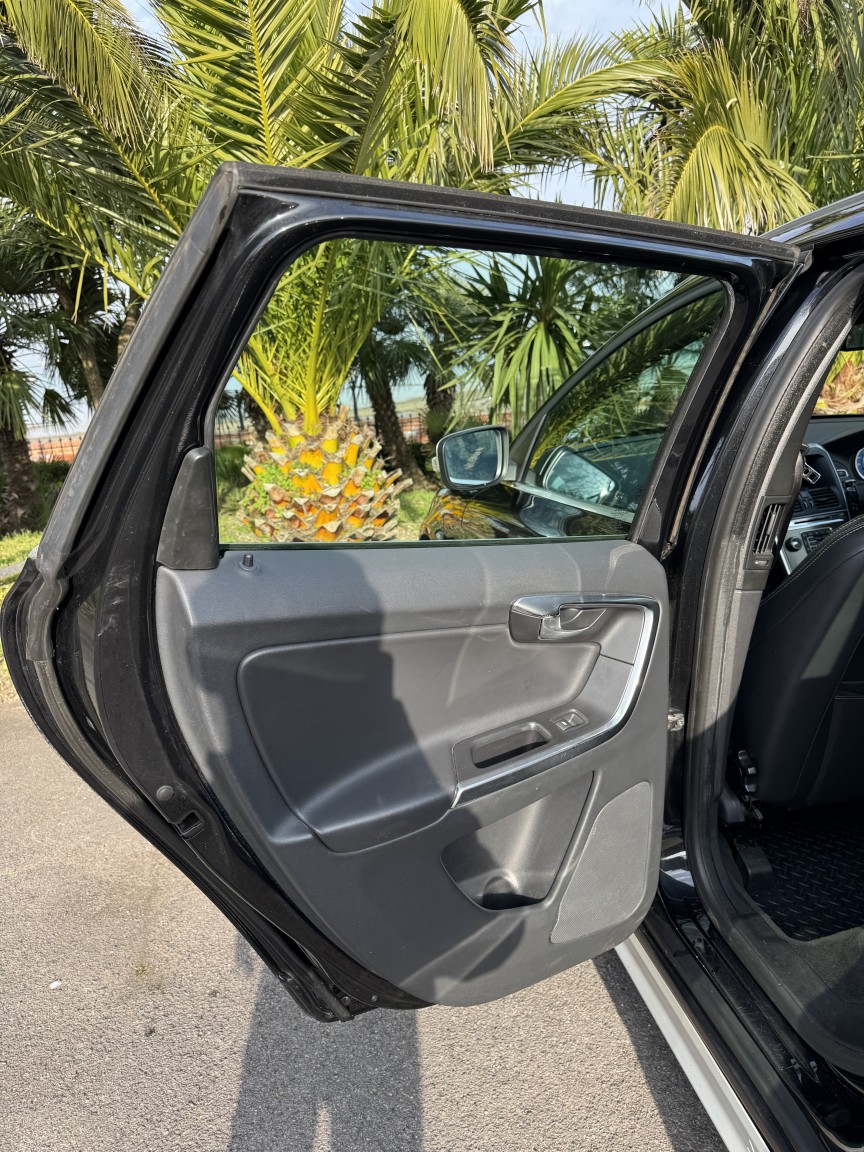 Used Volvo XC60 2012 for sale - 77997223: Photo 13