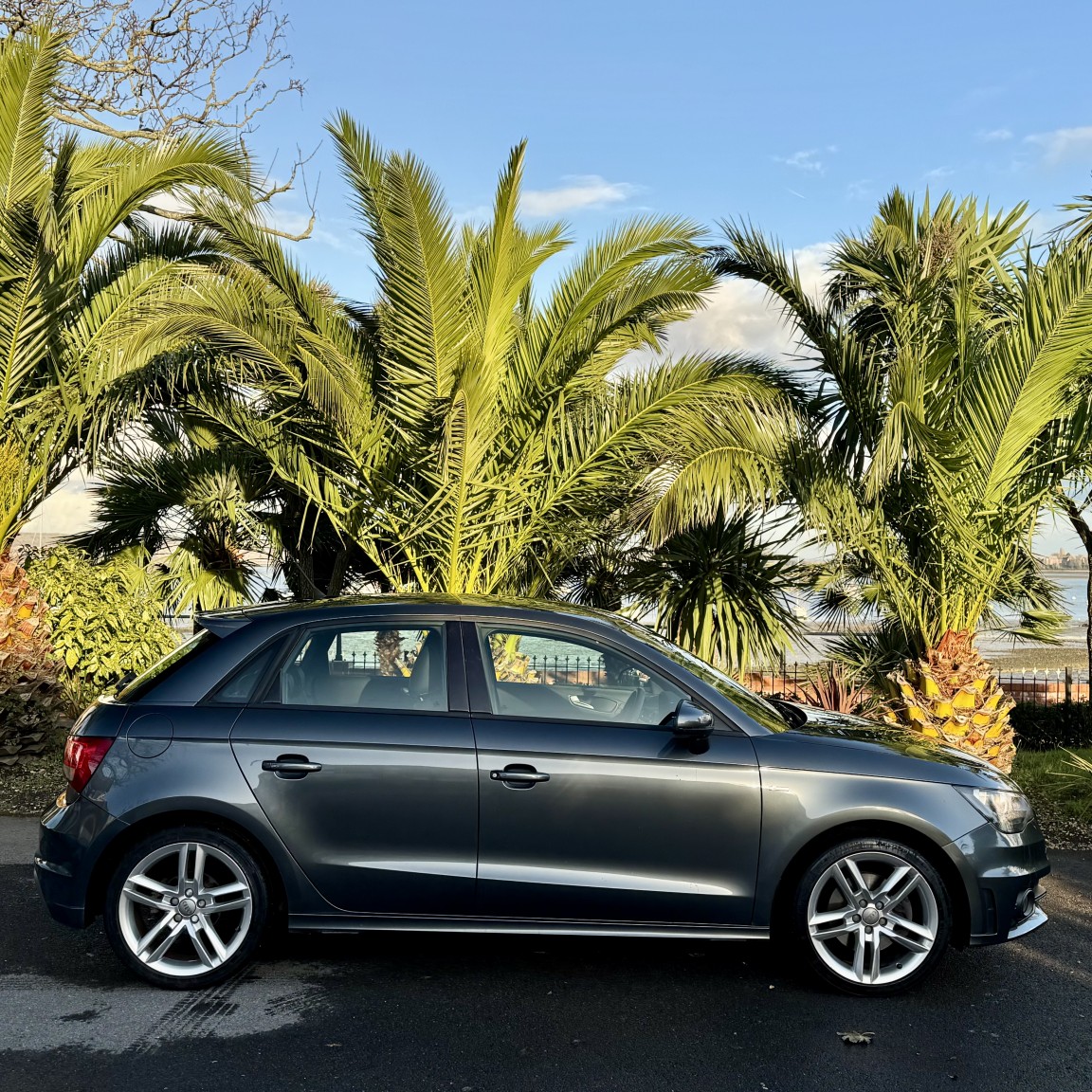 Used Audi A1 2013 for sale - 76821627: Photo 2