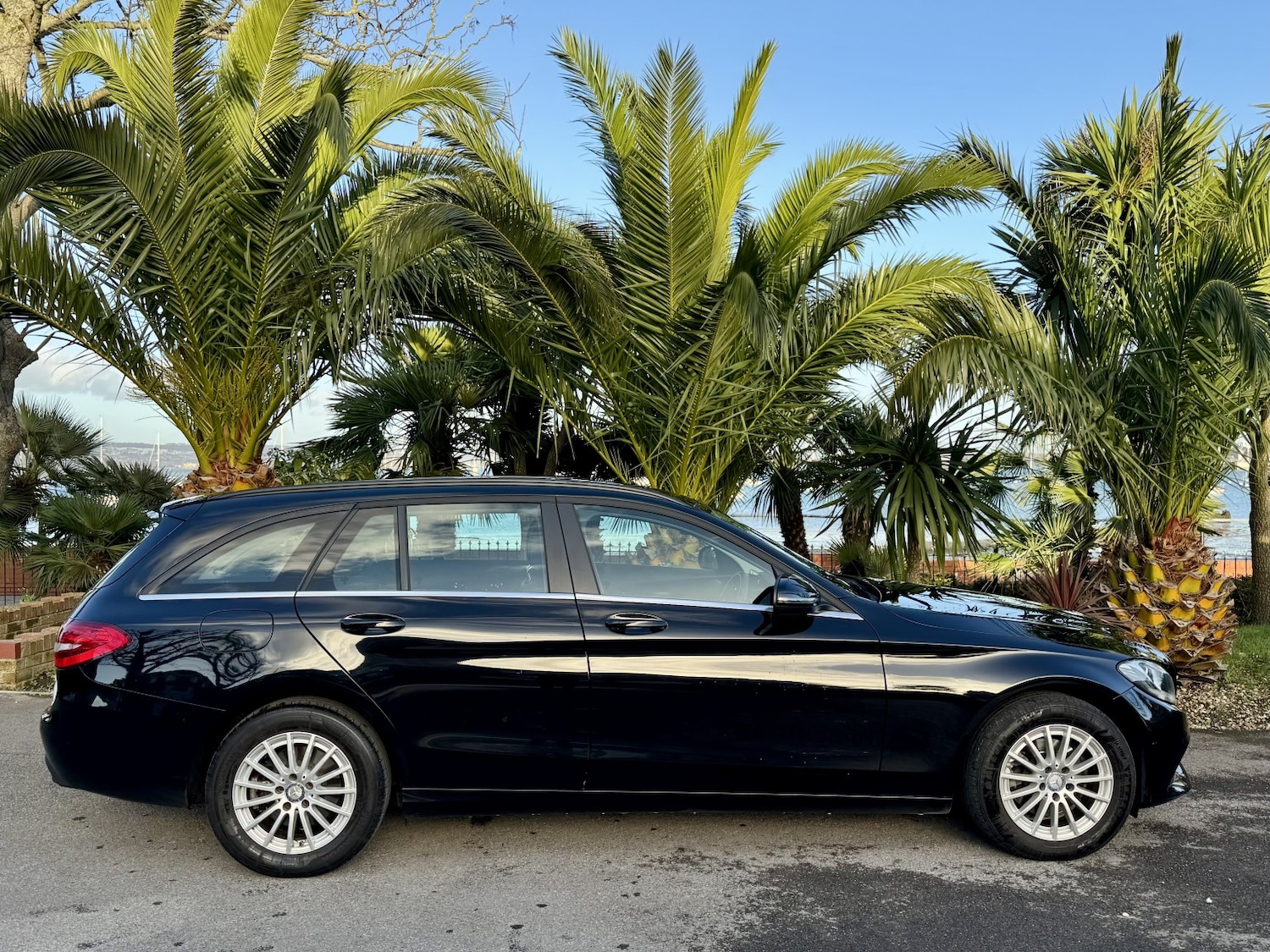 Used Mercedes-Benz C Class 2015 for sale - 77008113: Photo 2