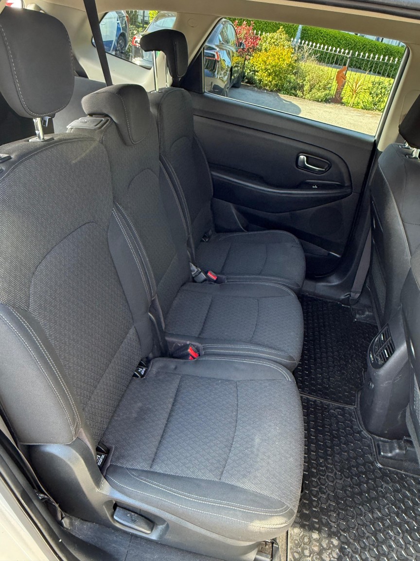 Used Kia Carens 2018 for sale - 78125204: Photo 11