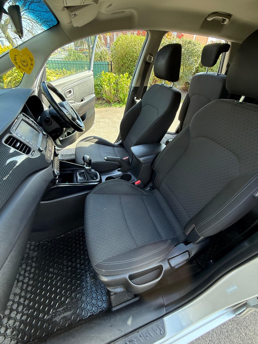 Used Kia Carens 2018 for sale - 78125204: Photo 16