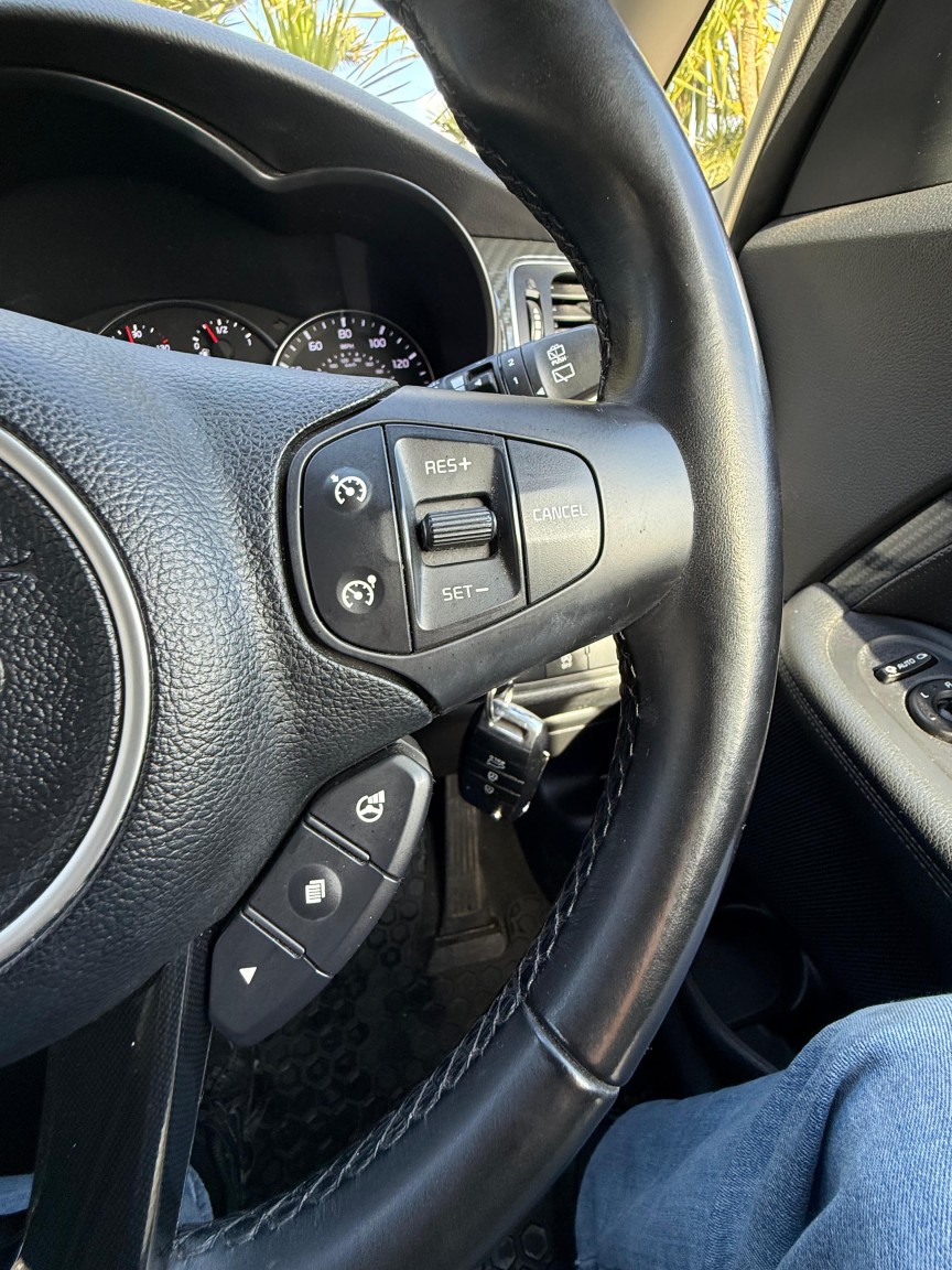 Used Kia Carens 2018 for sale - 78125204: Photo 21