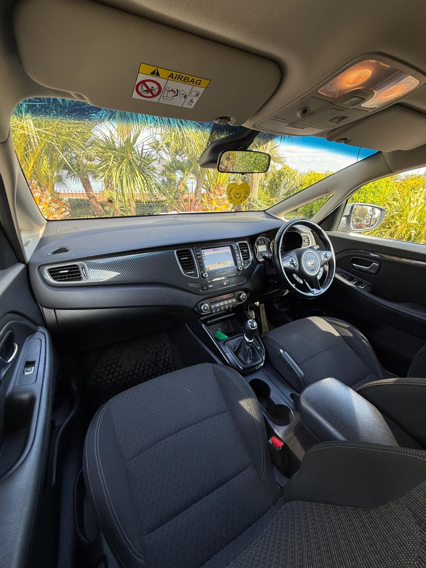 Used Kia Carens 2018 for sale - 78125204: Photo 24