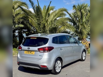 Used Kia Carens 2018 for sale - 78125204: Photo