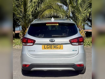 Used Kia Carens 2018 for sale - 78125204: Photo
