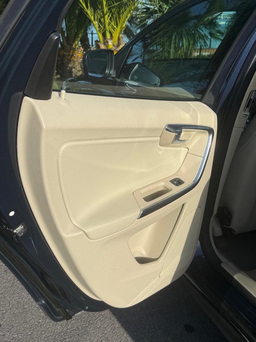 Used Volvo XC60 2013 for sale - 77681731: Photo 21