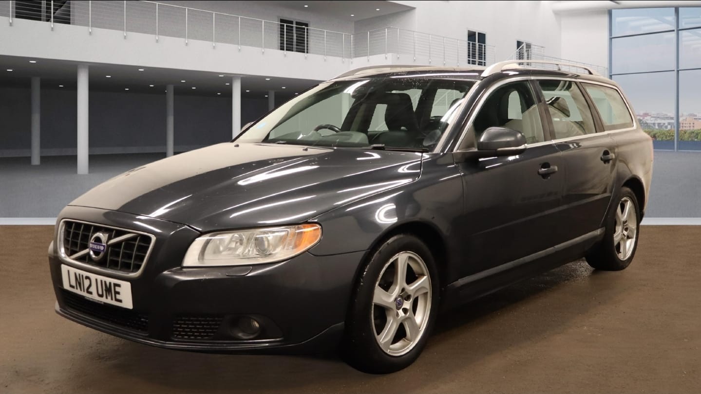 Used Volvo V70 2012 for sale - 77230191: Photo 2