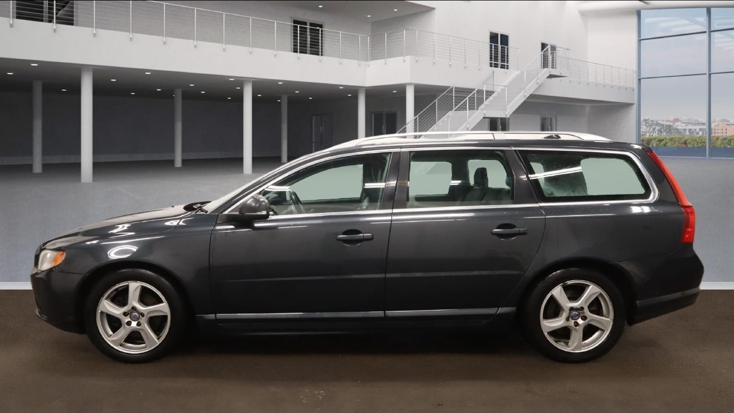 Used Volvo V70 2012 for sale - 77230191: Photo 6