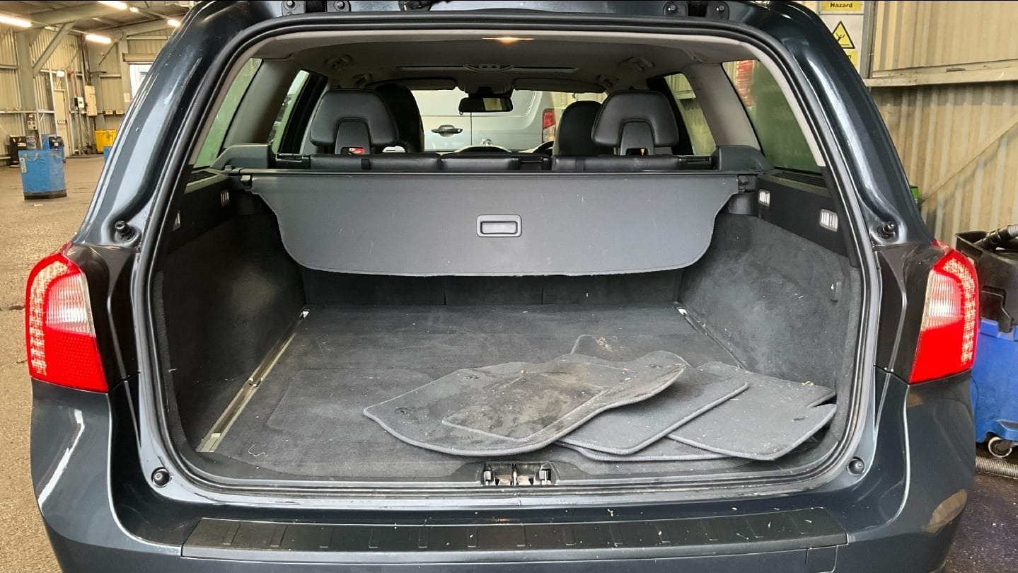 Used Volvo V70 2012 for sale - 77230191: Photo 9