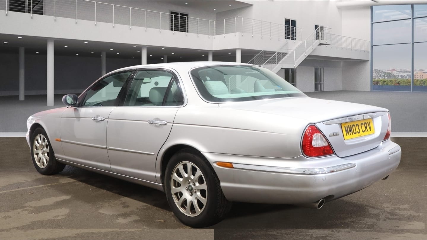 Used Jaguar XJ 2003 for sale - 77617932: Photo 3