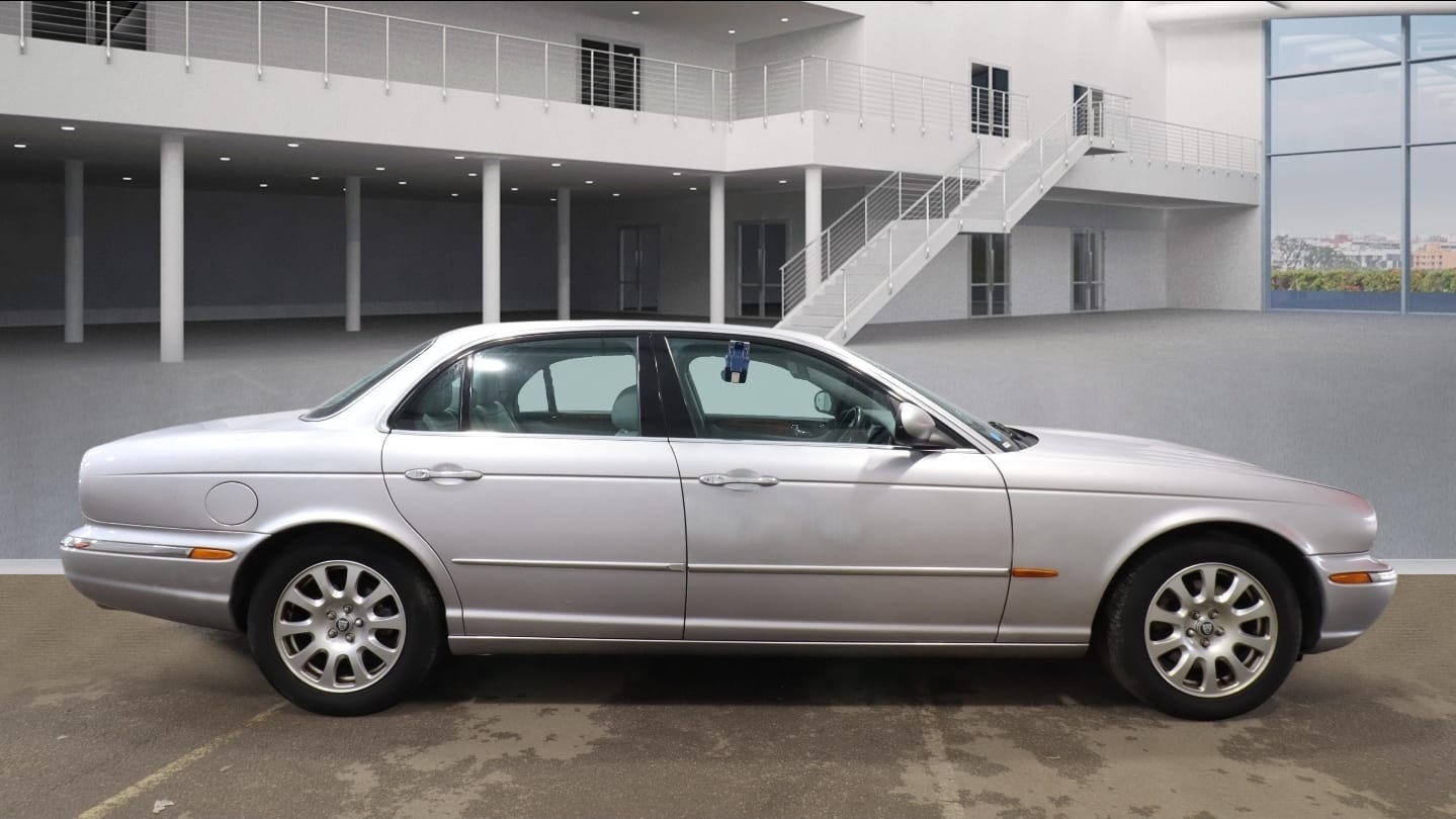 Used Jaguar XJ 2003 for sale - 77617932: Photo 5