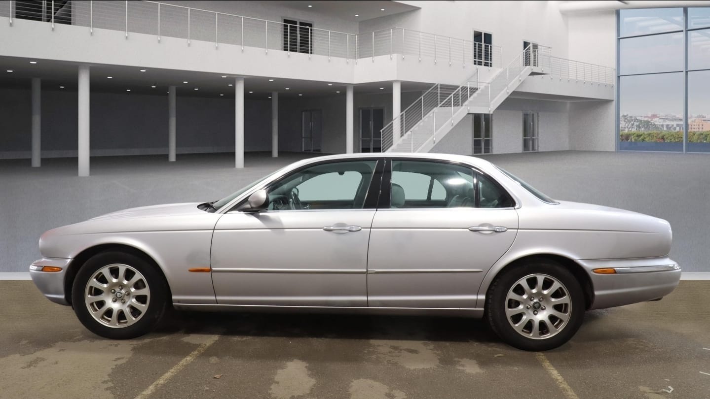 Used Jaguar XJ 2003 for sale - 77617932: Photo 6