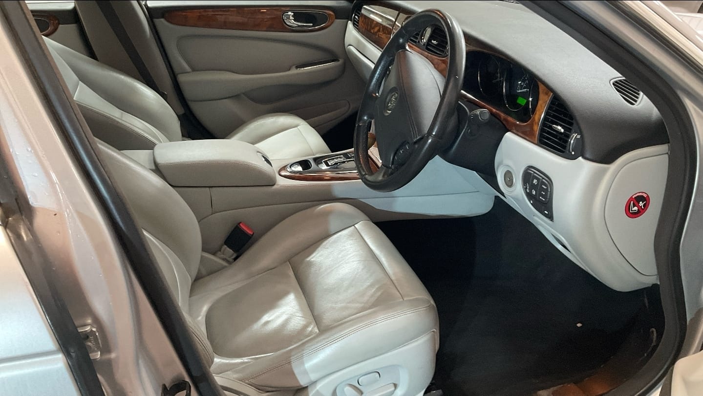 Used Jaguar XJ 2003 for sale - 77617932: Photo 7