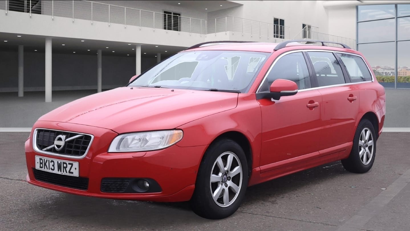 Used Volvo V70 2013 for sale - 76062583: Photo 2