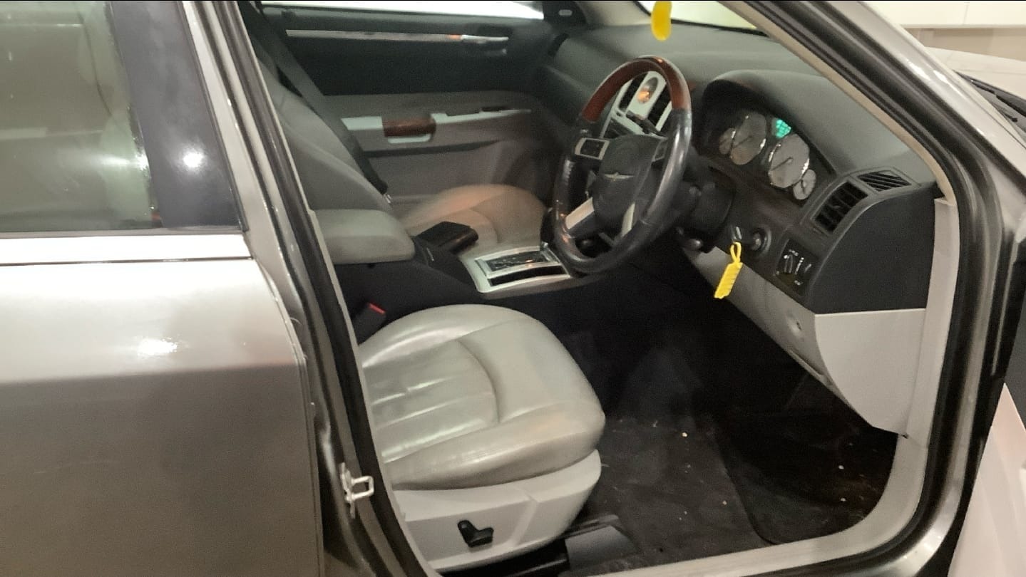 Used Chrysler 300C 2008 for sale - 77230688: Photo 6