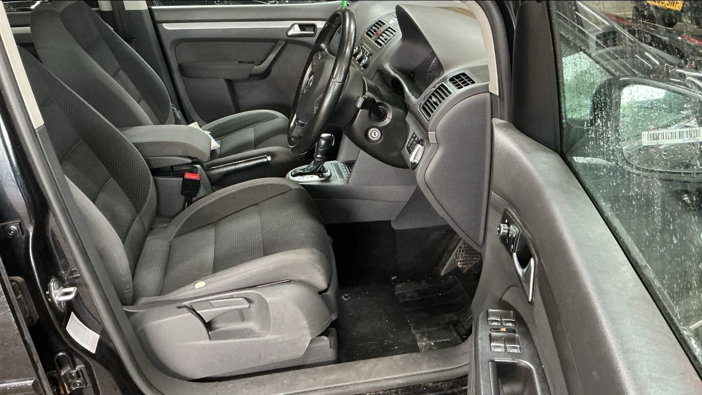 Used Volkswagen Touran 2012 for sale - 77798887: Photo 7