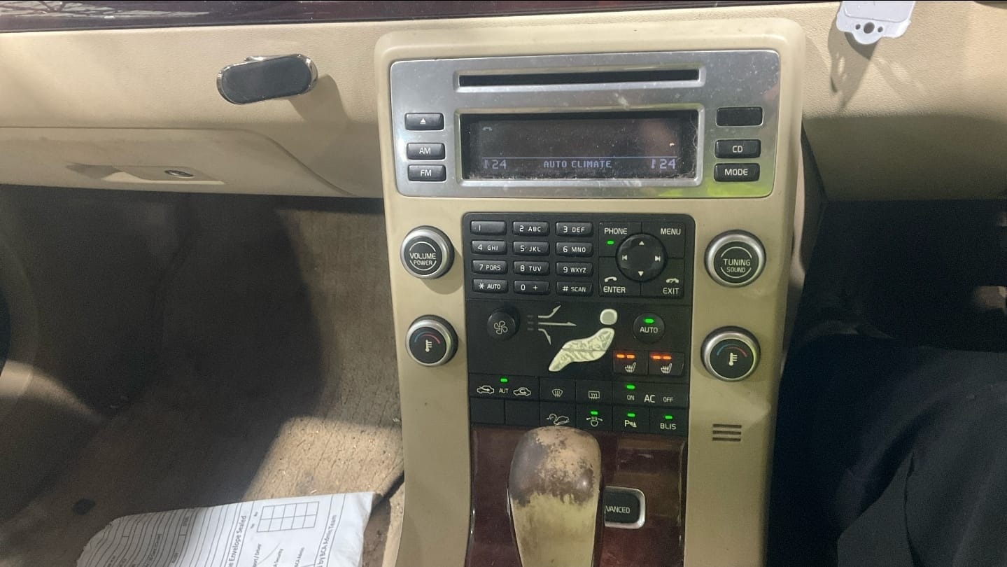 Used Volvo XC70 2008 for sale - 77644149: Photo 11