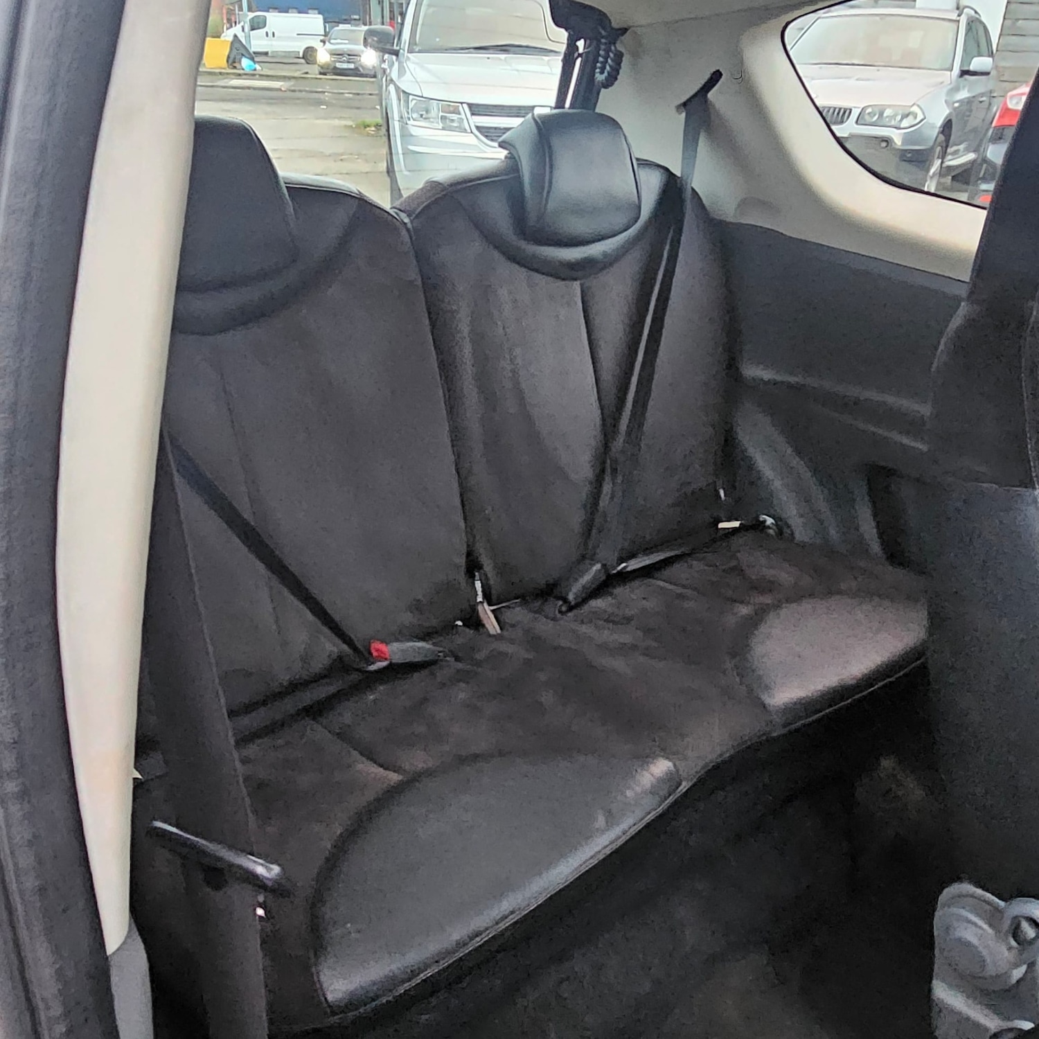 Used Toyota AYGO 2010 for sale - 77101622: Photo 9