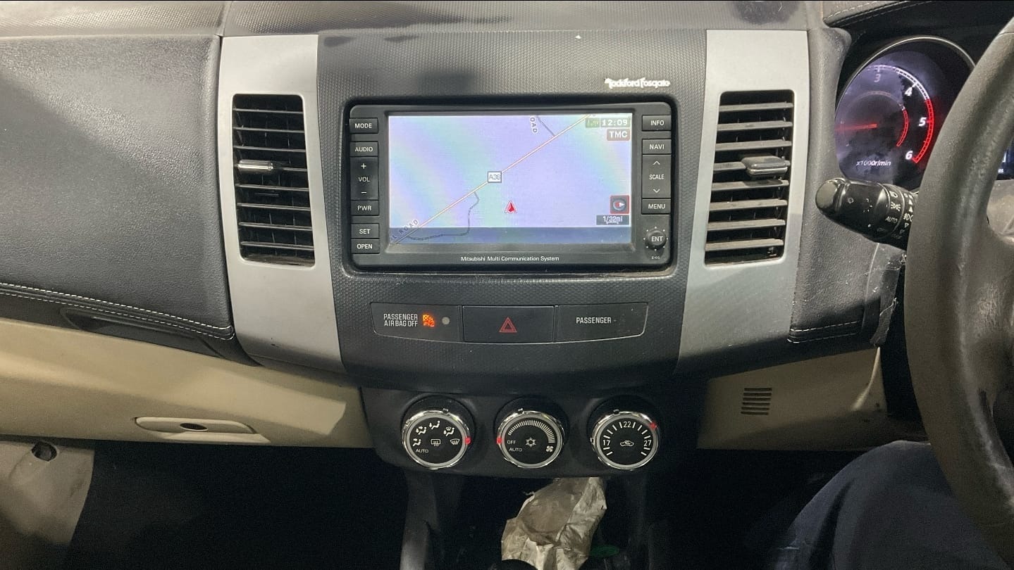 Used Mitsubishi Outlander 2012 for sale - 77710602: Photo 11