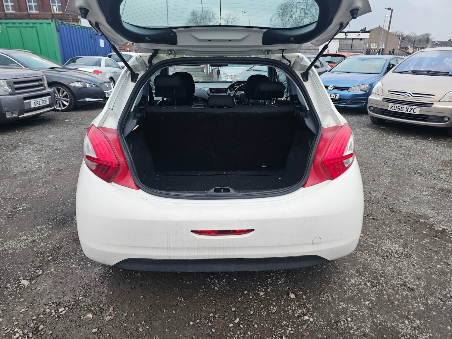 Used Peugeot 208 2013 for sale - 77371757: Photo 10