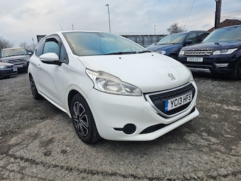 Used Peugeot 208 2013 for sale - 77371757: Photo