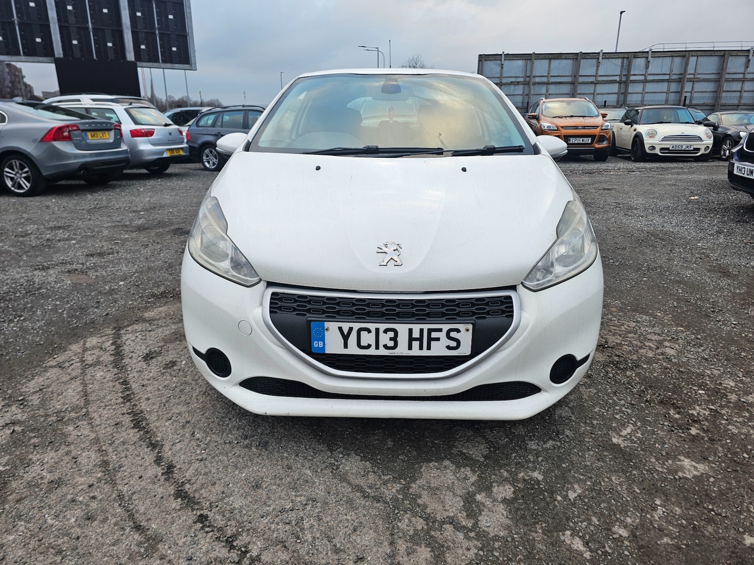 Used Peugeot 208 2013 for sale - 77371757: Photo 2