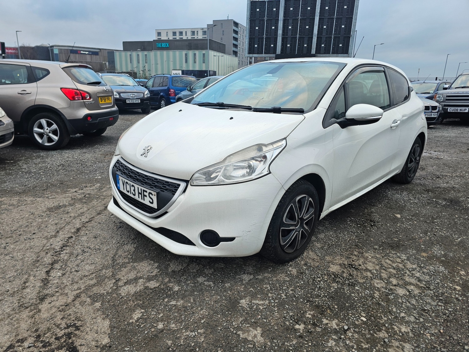 Used Peugeot 208 2013 for sale - 77371757: Photo 3