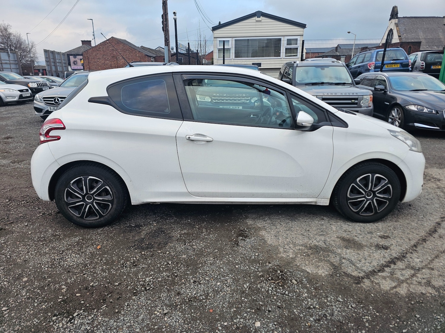 Used Peugeot 208 2013 for sale - 77371757: Photo 8