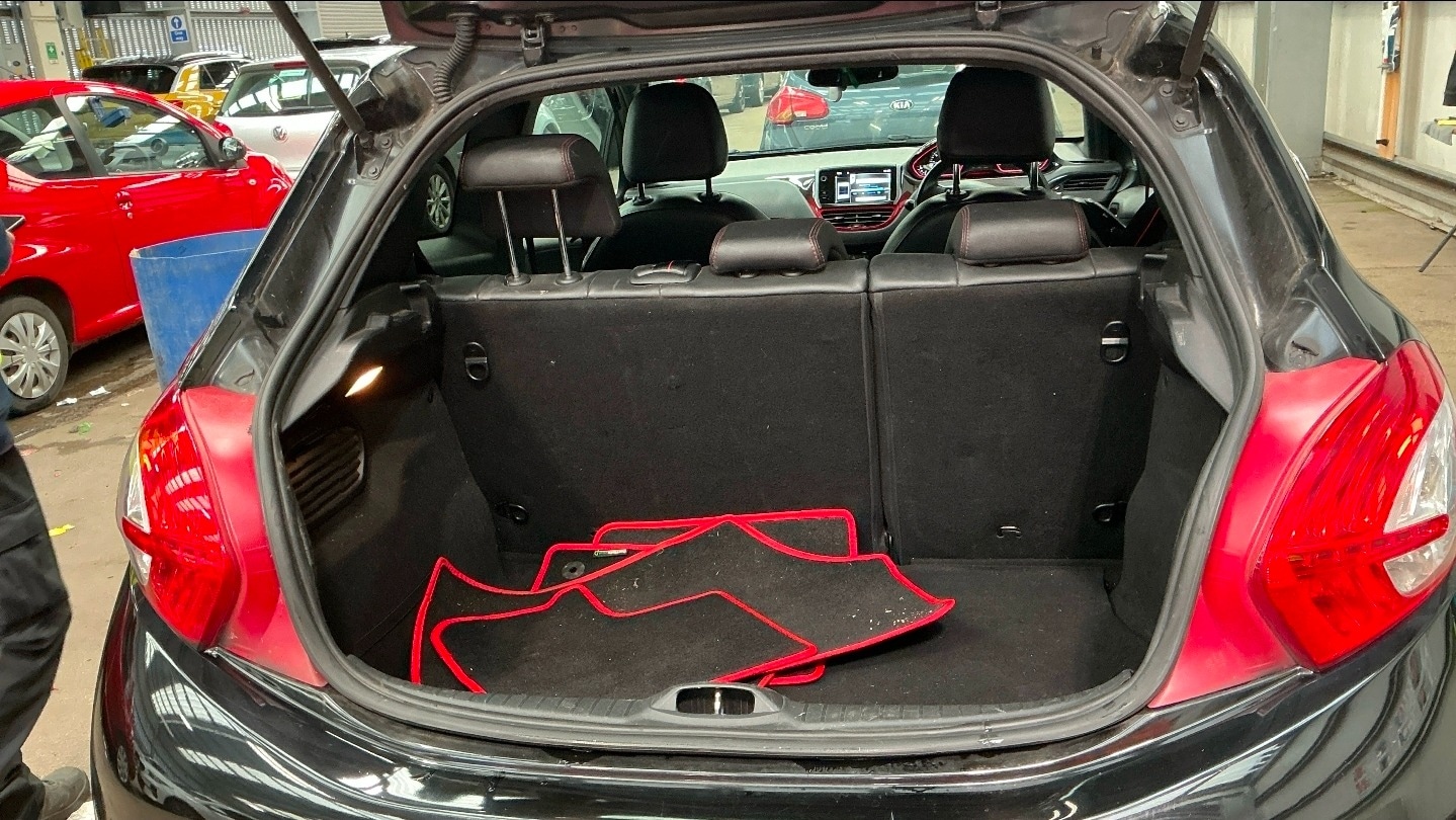 Used Peugeot 208 2014 for sale - 78064910: Photo 9