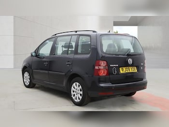 Used Volkswagen Touran 2009 for sale - 78894653: Photo
