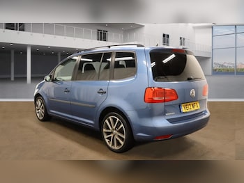 Used Volkswagen Touran 2012 for sale - 77271091: Photo