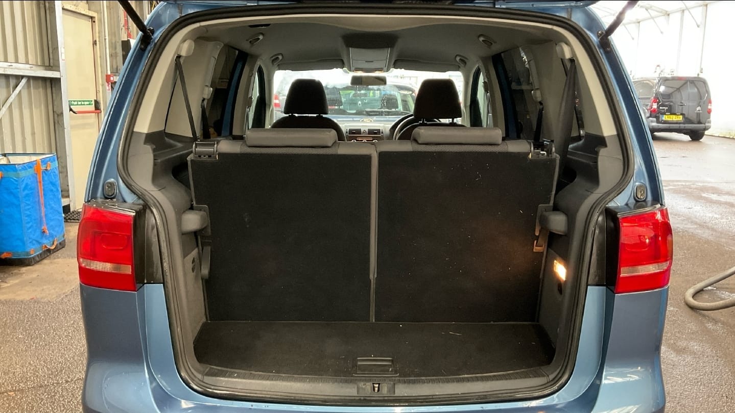 Used Volkswagen Touran 2012 for sale - 77271091: Photo 9